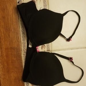 Xhilaration 34A Black Padded Underwire Bra. Clasp